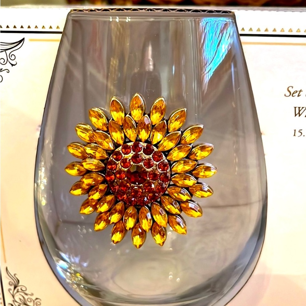 🍷Set of 2 Sunflower 🌻 Bejeweled Stemless Wine Glasses 🍷NEW IN BOX! - Picture 5 of 10